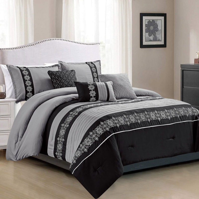 Ring Stitch Floral Comforter, Queen