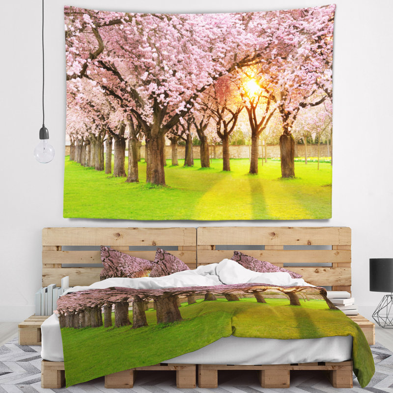 Tapisserie paysage cerisier paysage printanier fascinant, H 32 po x l 39 po