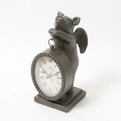 Horloge de porc volant