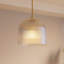 Luminaire suspendu 1 lumière en verre nervuré avec détails en laiton mat