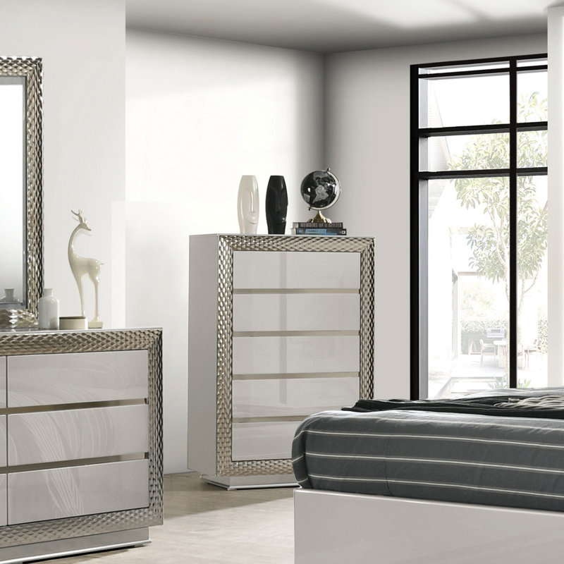 Metropolitan 5-Drawer Chest