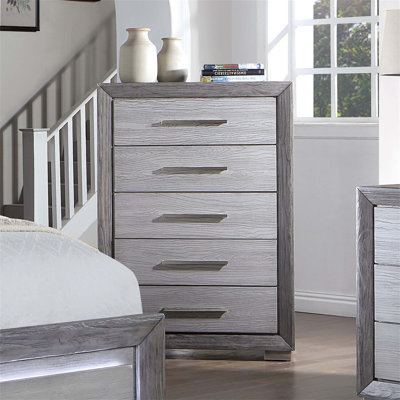 Commode de style transitionnel 1pc avec pattes de support, glissières à roulement à billes en métal et poignées de bar pour un rangement fonctionnel et élégant