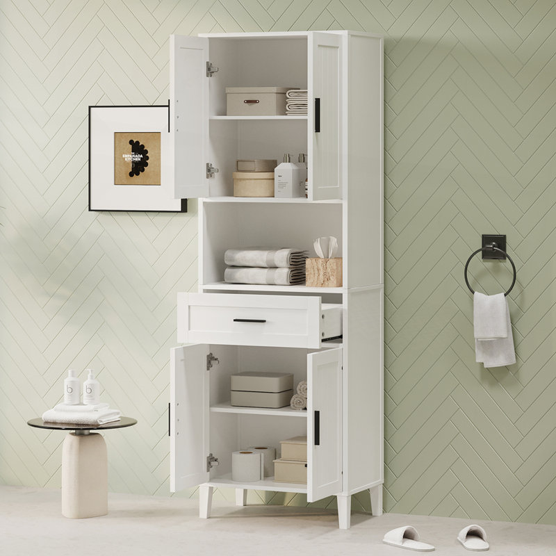 Grande armoire de rangement moderne avec tablettes réglables, finition résistante à l'eau et fabrication en bois durable pour une utilisation polyvalente