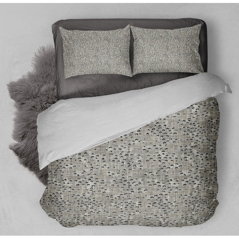 Polyester Channel Abstract Comforter, Queen Comforter + 2 Standard Pillowcases