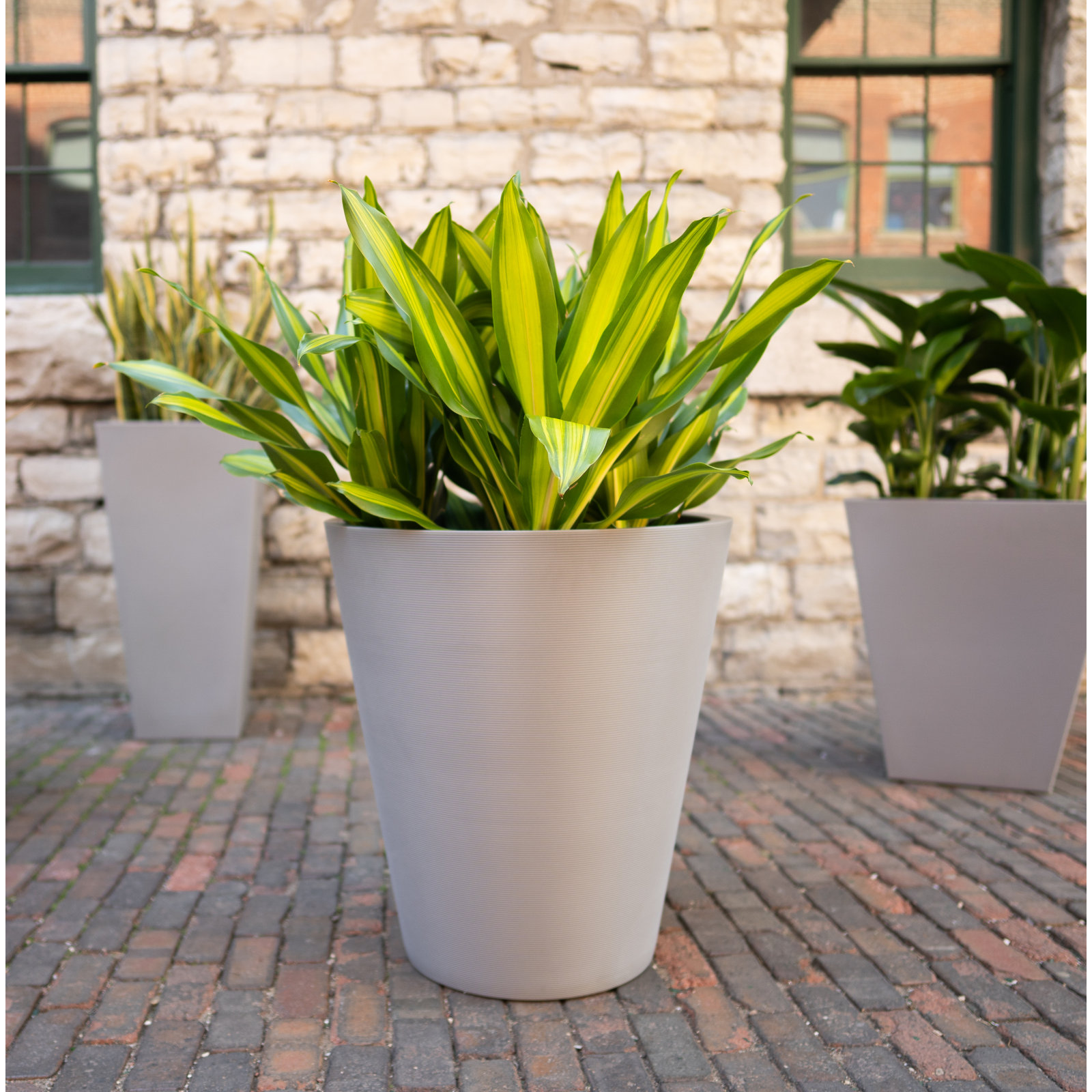 Pro Series 27" Pot Planter, Gray