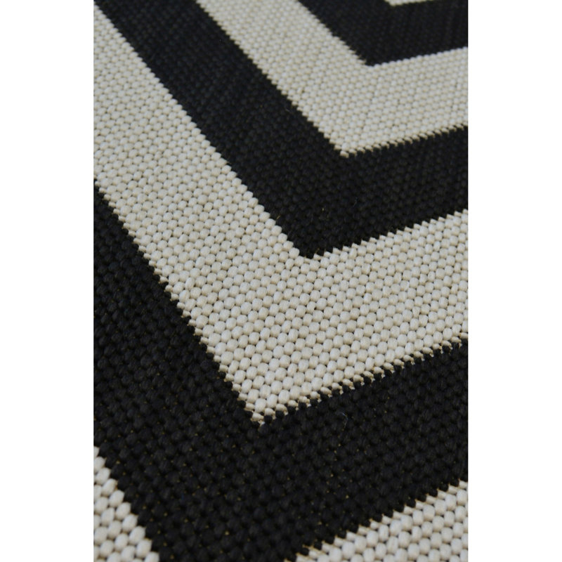 Chevron / Zig Zag Indoor / Outdoor Area Rug, Rectangle 160 x 230 cm