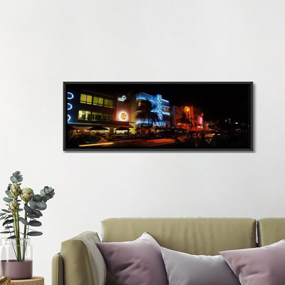 «Buildings at the Roadside, Ocean Drive, South Beach, Miami Beach, Florida», reproduction de photo sur toile