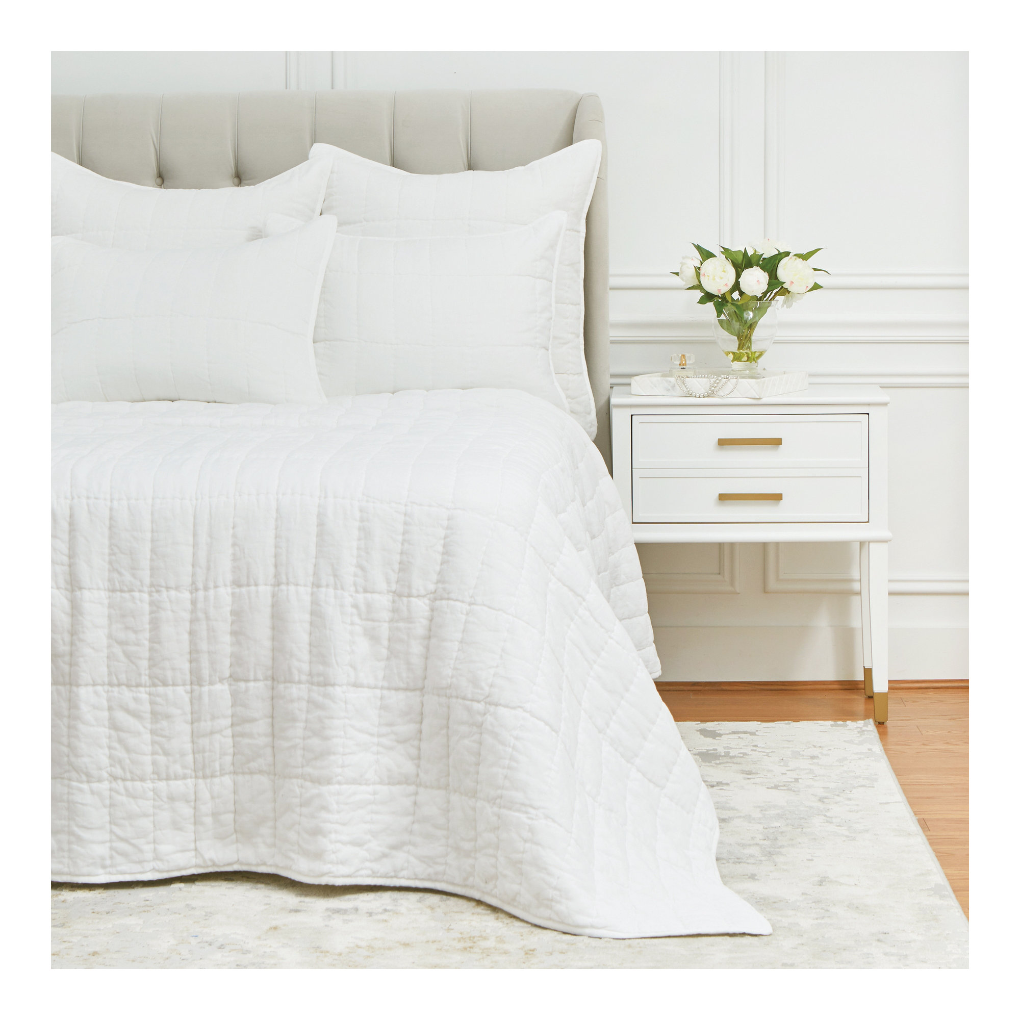 Fielder Natural/White Single Quilt, White, Queen Quilt