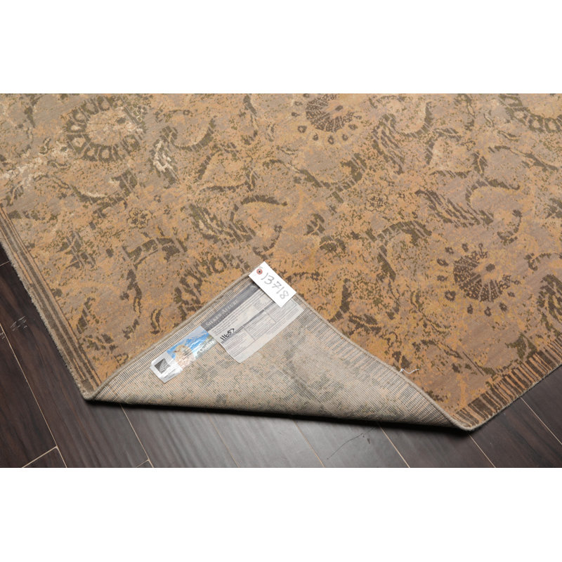 Tapis floral floral brun