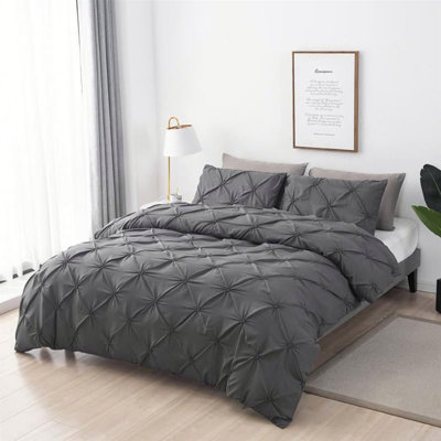 Henn Geometric Shapes Duvet Cover Set with Pillowcases Included