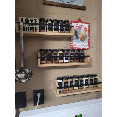 48 pots à épices et 4 moulins à poivre