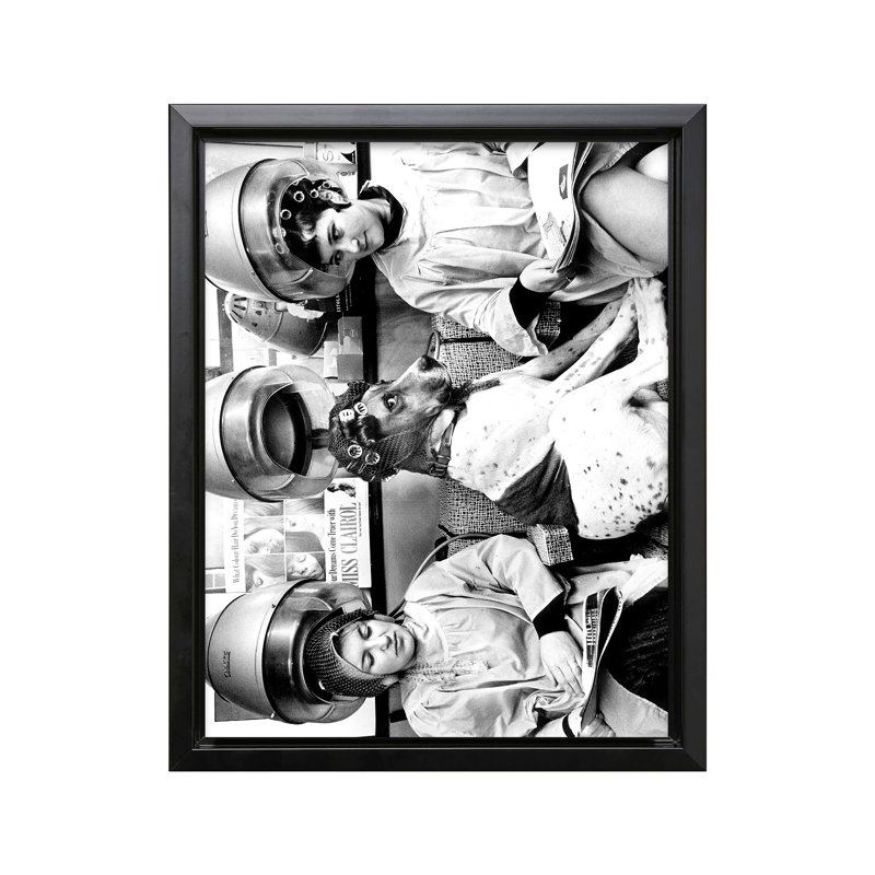 Chien dans le spa, Black Framed, Canvas, 11"H x 14"W
