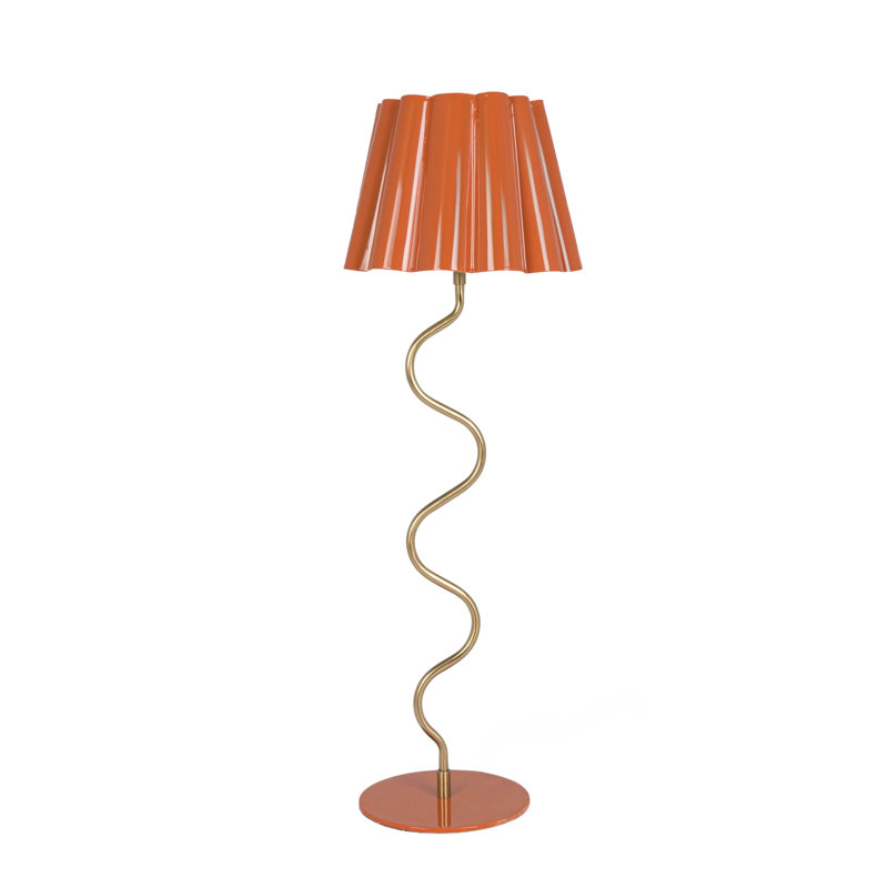 Lampe de table en métal émaillé avec base incurvée et abat-jour festonné