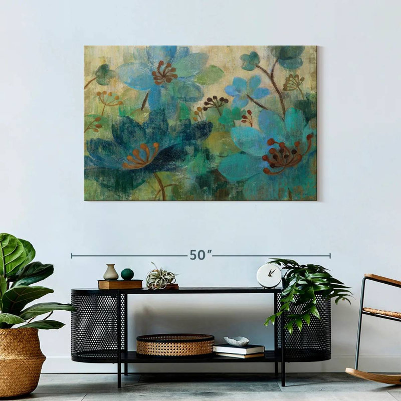 Avery Peacock Garden, 30" H x 45" W