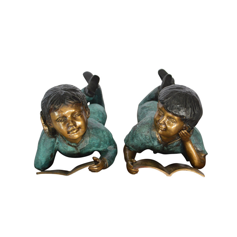 Ensemble de 2 statues Braylen un garçon et une fille lisant un livre: L 16 po x l 7 po x H 8 po.