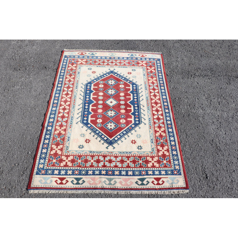Tapis turc tissé à la main dans un style rétro avec un motif complexe idéal pour le salon et la chambre à coucher