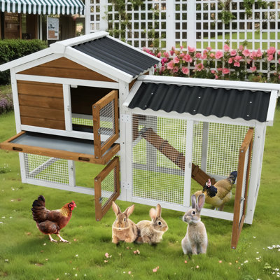 58 pouces en bois orange pour les petits animaux, conception imperméable, placement intérieur extérieur, plateau amovible facile à nettoyer, espace spacieux avec rampe, trois portes pour animaux de compagnie et cage à cochons d'Inde de 58 po