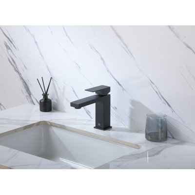 Jakob Single-Hole Single-handle Bathroom Faucet
