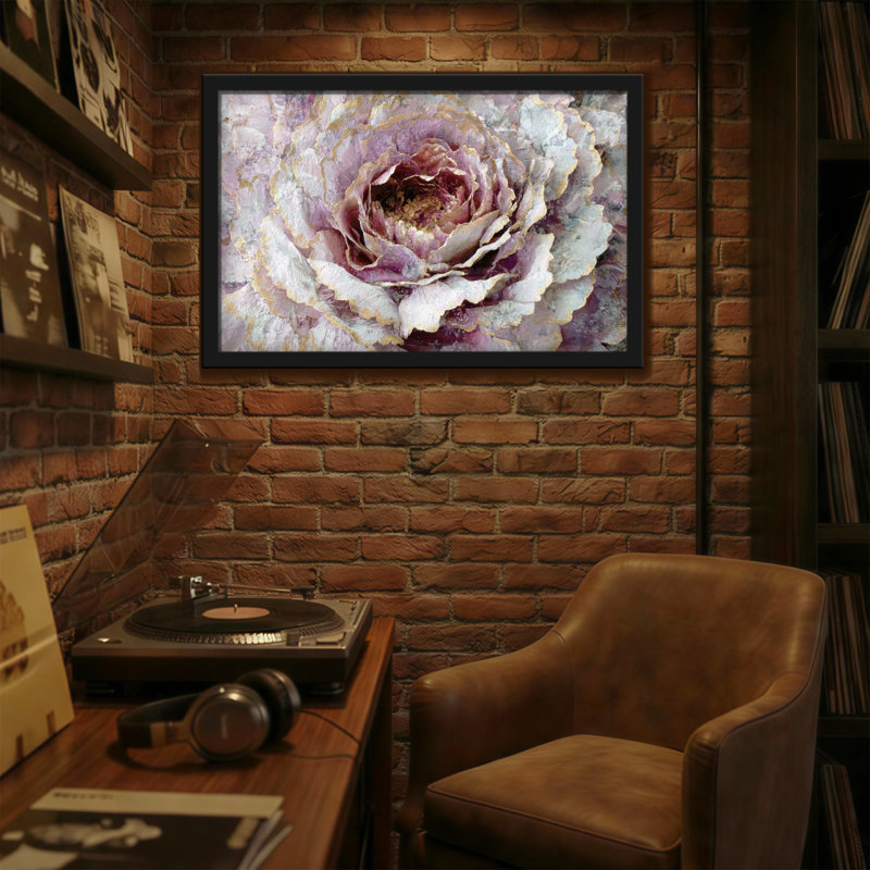 Plantes et fleurs mauve et rose blanche avec des accents dorés, H 20 po x l 30 po