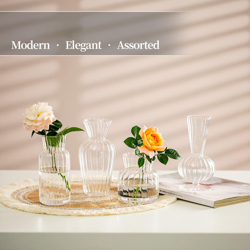 Ensemble de vases modernes en verre transparent: 4 petites petites pièces centrales de vases faites à la main