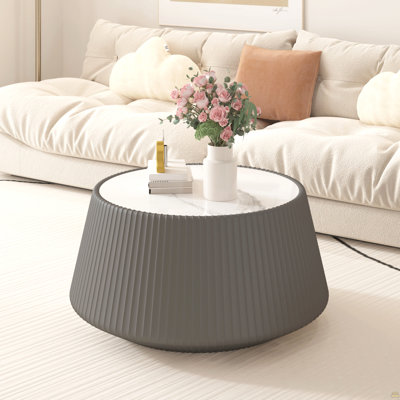 Table basse moderne en cuir fritté clair