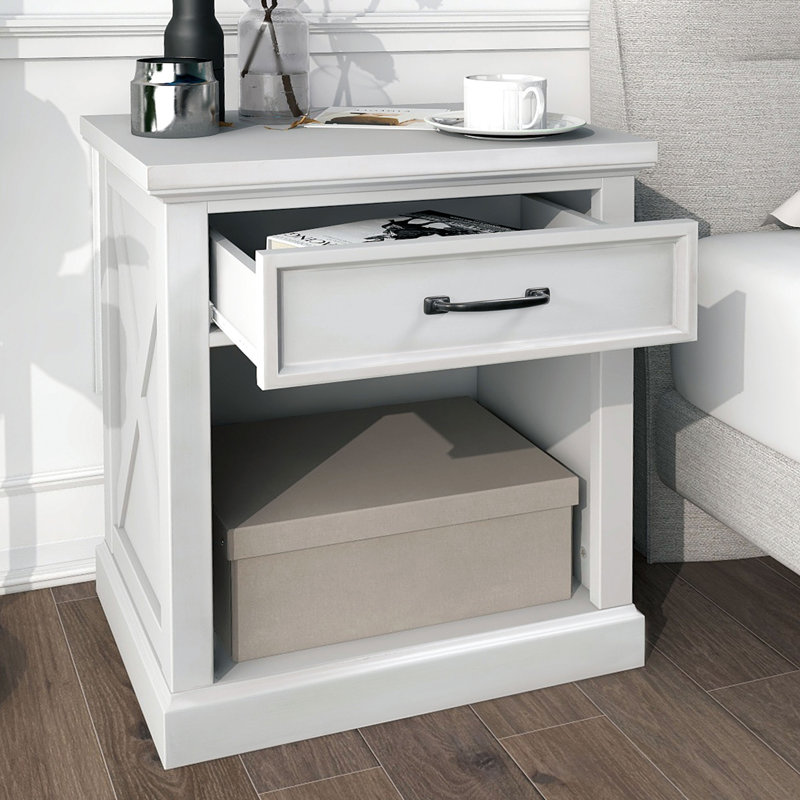 Ebon 15.7'' W Nightstand