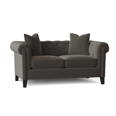 Causeuse Chesterfield à accoudoirs roulés de 66 po Caspar