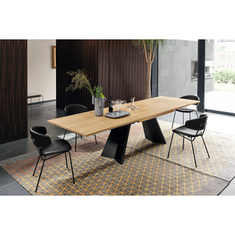 Icaro Table with Extendable Rectangular Top and Wooden Base