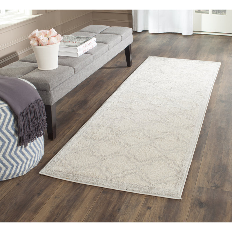 Ammundsen Geometric Light Gray/Ivory Area Rug, Runner 2'3" x 7'