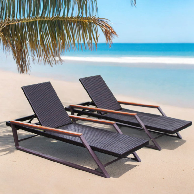 Larralde Outdoor Metal Chaise Lounge