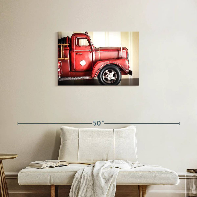 Camion de pompier miniature Mehar, H 20 po x l 30 po