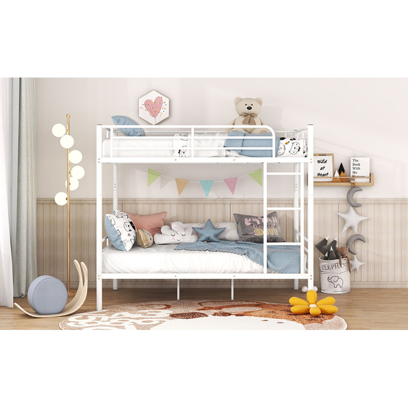 Lit superposé double au dessus d'un lit double, Blanc