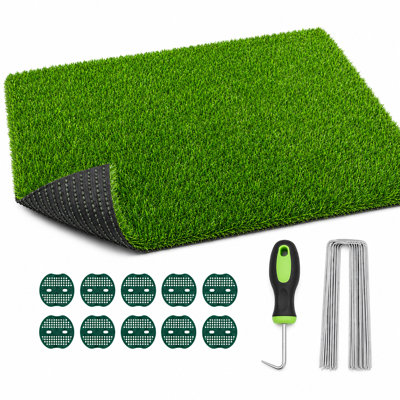 Tapis synthétique en gazon synthétique de 7 pi x 12 pi avec une hauteur de poils de 0,8 po
