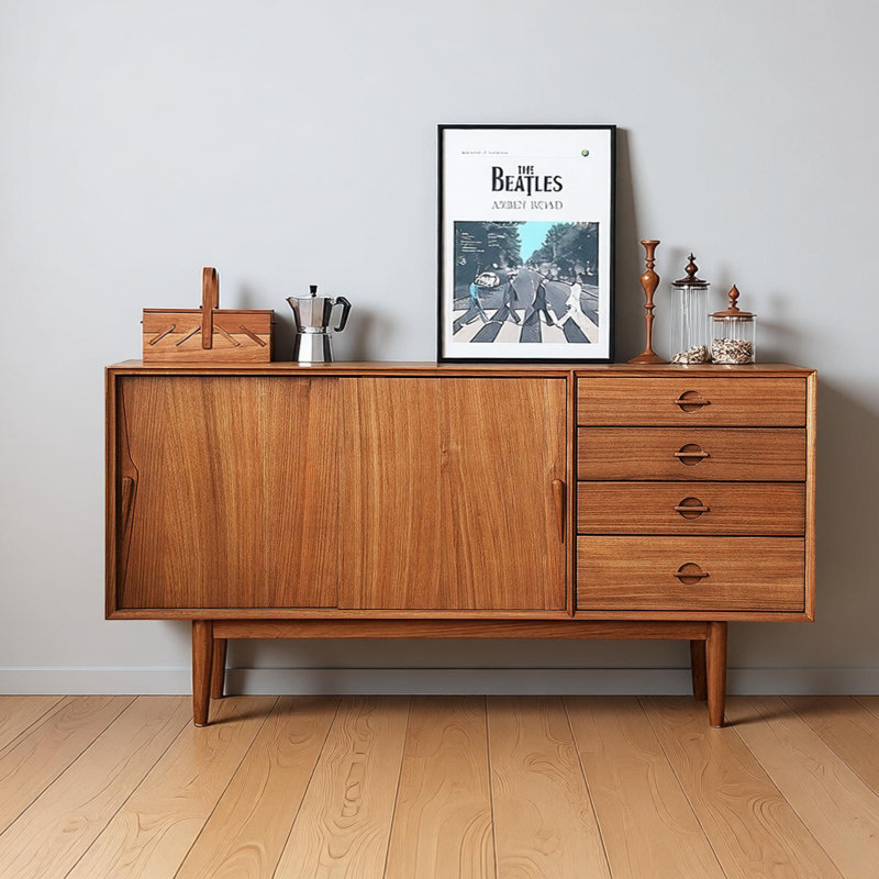 Buffet en teck de style simple et rétro, 33.85" H x 70.86" W x 15.74" D