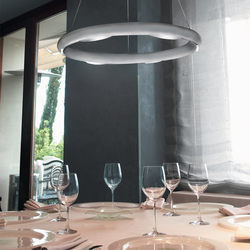 6 - Light Dimmable Wagon Wheel Chandelier