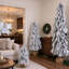 Ensemble de 3 sapins de Noël artificiels pré-illuminés et floqués – Sapins crayon artificiels de 90 cm / 135 cm / 180 cm avec 235 lumières DEL blanc chaud et multicolores, 11 modes d'éclairage et base en pot rustique en toile de jute – Décoration de Noël peu encombrante pour le salon, l'entrée et le porche