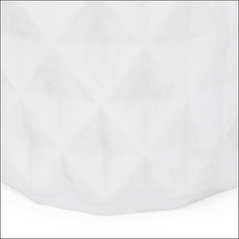 Table d'appoint d'extérieur en béton léger avec motif géométrique, parfaite pour les espaces extérieurs modernes et fonctionnels