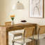 Ensemble de 4 pièces de chaise de bar en cuir de polyuréthane, jumelé à une table de bar à grain de bois, avec fonction de rangement, convient aux restaurants et aux cafés-1346811008
