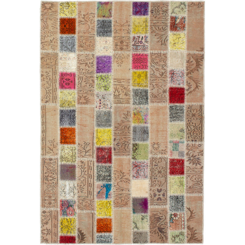 Tapis unique en laine noué à la main style Kosak des années 2010 de 5 pi 4 po x 7 pi 10 po beige / rouge / vert Kallea
