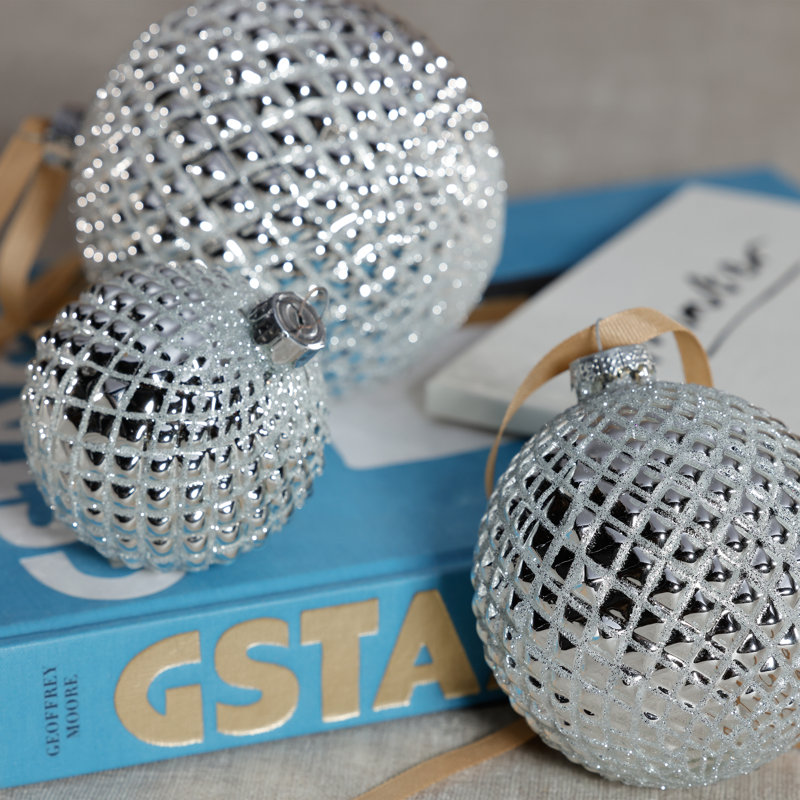 Ensemble de 4 pièces de boules de Noël en verre métallique 4,75 pouces, Argent luisant
