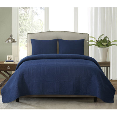 Courtyard Navy King Bed 3-Piece Quilt Bedding Set