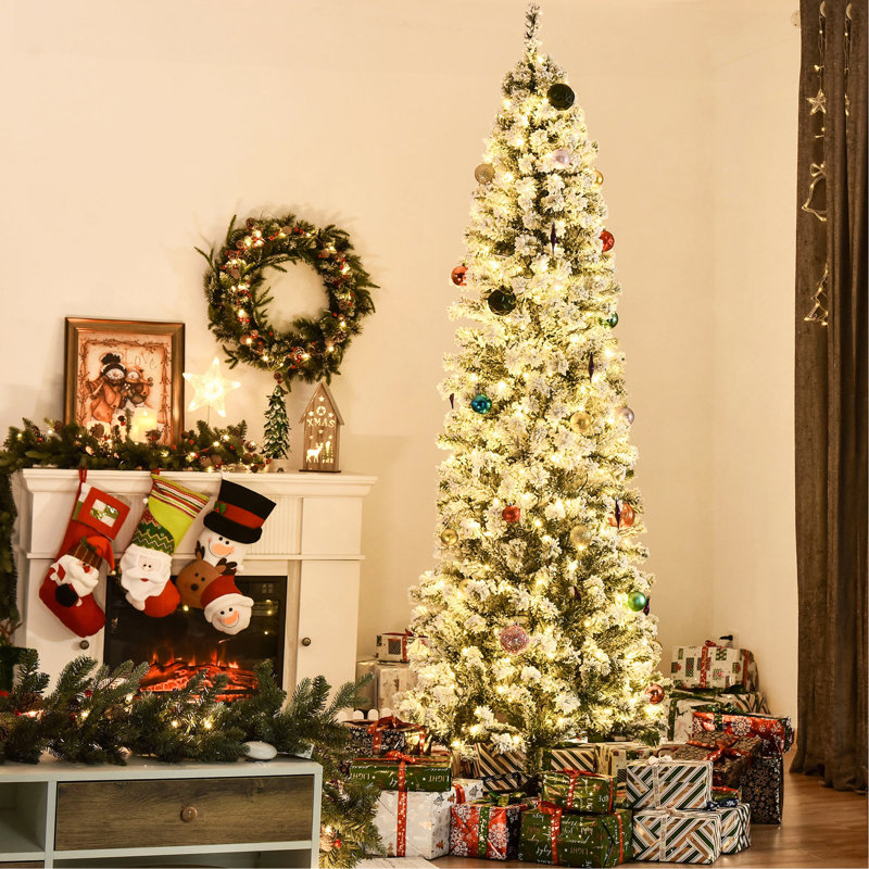 Sapin de Noël artificiel enneigé 7,5 pi avec lumières réalistes, 350 lumières DEL et 641 pointes