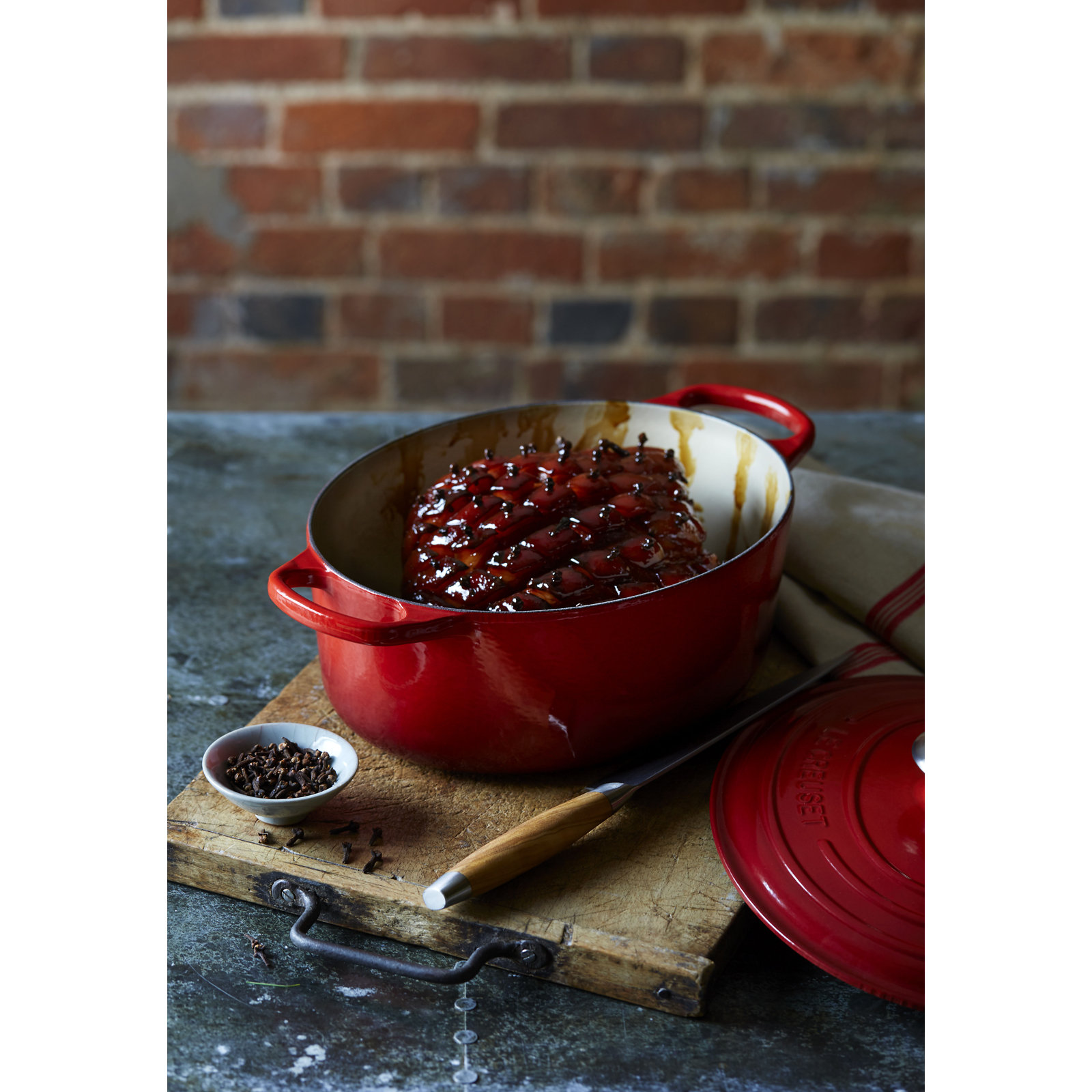 Enameled Cast Iron Oval Dutch Oven, 6.75 quarts, Marseille
