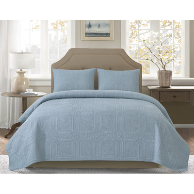 Courtyard Cornflower Twin Bed 2-Piece Quilt Bedding Set