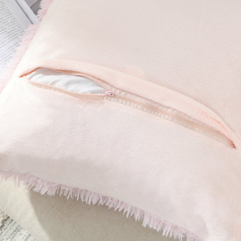 Housse de coussin carrée en fausse fourrure, H 24 po x l 24 po, Rose clair