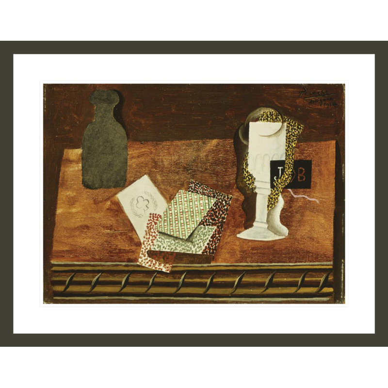 Nature morte avec une bouteille jouant aux cartes et un verre à vin sur une table par Pablo Picasso, impression giclée encadrée