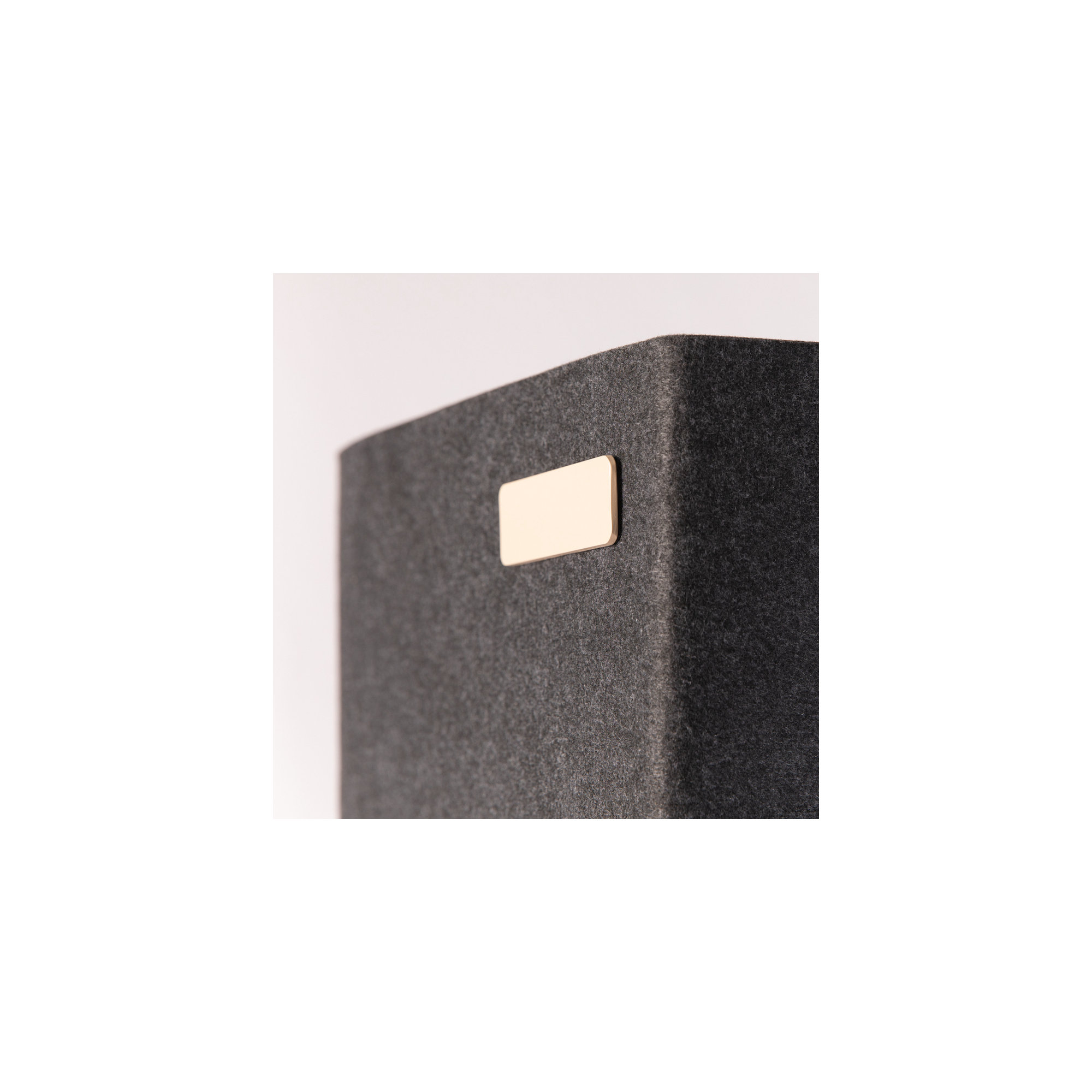 Label Pin, Stone