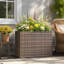 Jardinière rectangulaire haute avec doublure amovible et trous de drainage, grande jardinière en résine tressée marron pour fleurs et légumes d'intérieur et d'extérieur