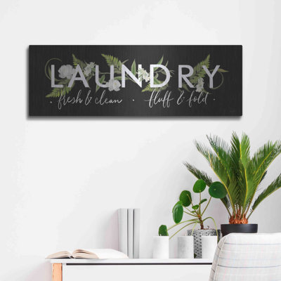 «Laundry Sign» par House Fenway, art mural en métal