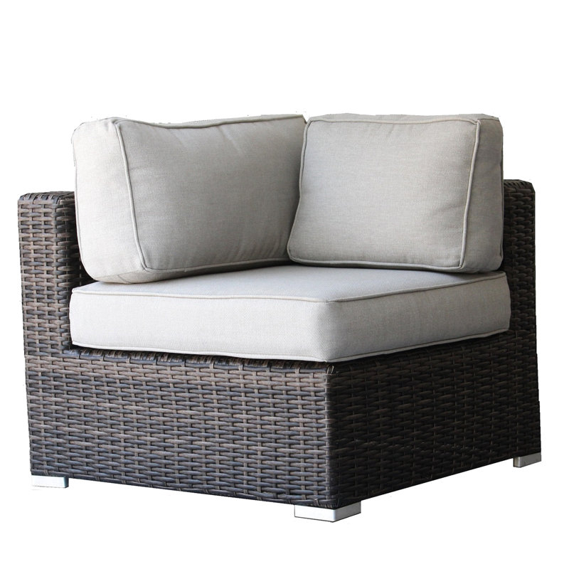 Fauteuil d'angle modulaire brun toutes saisons: fauteuil de coin de style complexe avec dossier légèrement incliné et coussins pour le confort du patio